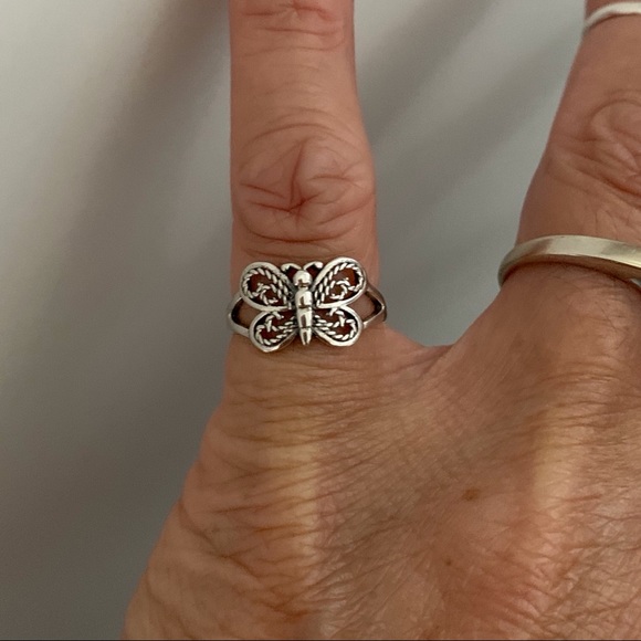 Sterling Silver Filigree Butterfly Toe Ring, Silver Rings, Bug ring, Butterflies - Picture 3 of 8